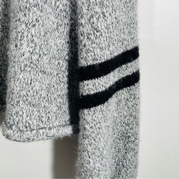 ONZIE Gray Black Varsity Striped Blouson Sleeve Chunky Knit Hoodie Sweater OS - Picture 13 of 14